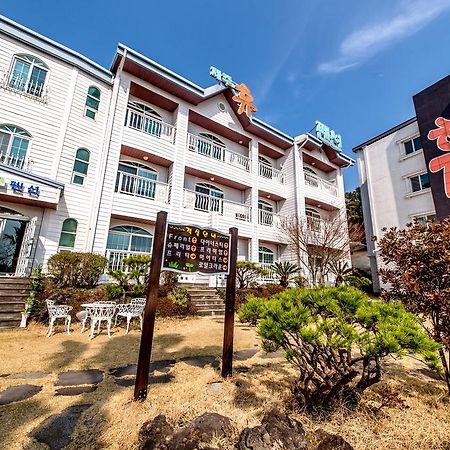 Jeju Hue Pension Сеогвипо Екстериор снимка