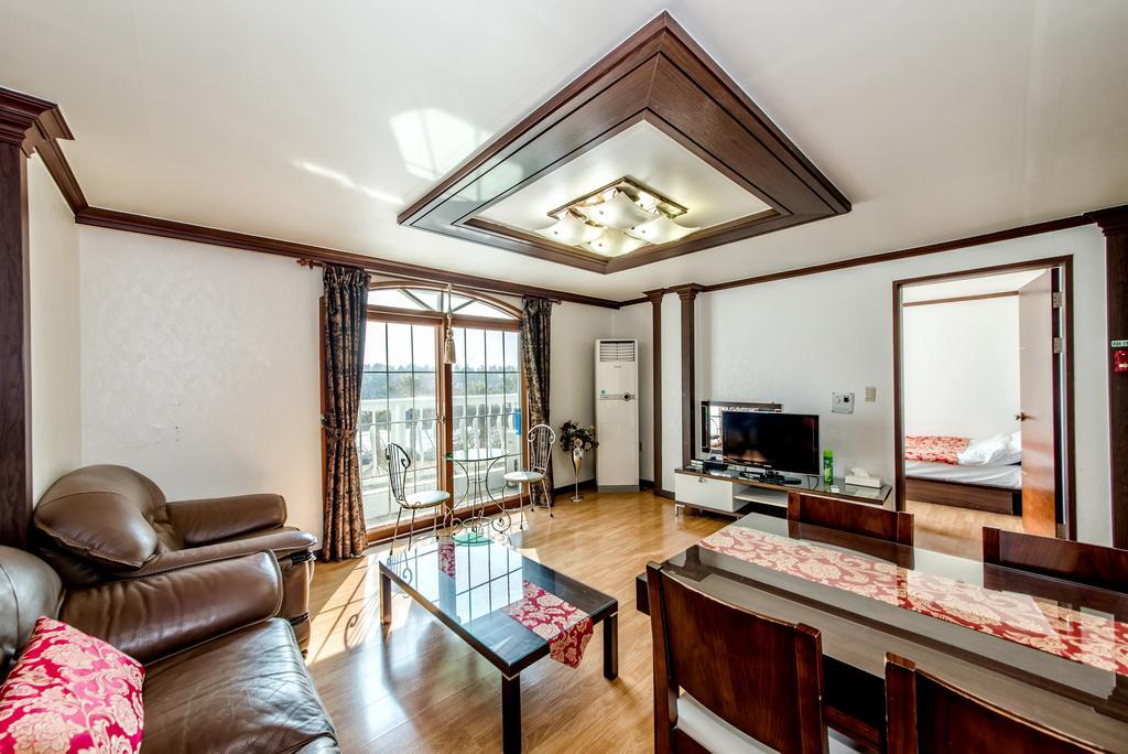 Jeju Hue Pension Сеогвипо Екстериор снимка